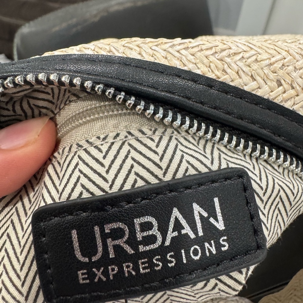 NWT Urban Expressions Beige and Black Crossbody Bag - Picture 14 of 15
